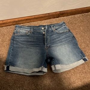 Gap Cheeky Midi Short High Rise